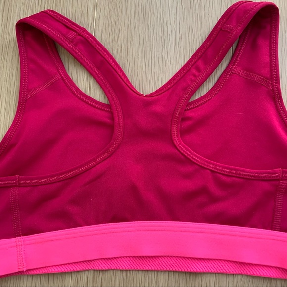 Nike Dri-Fit Sports Bra - Picture 4 of 5